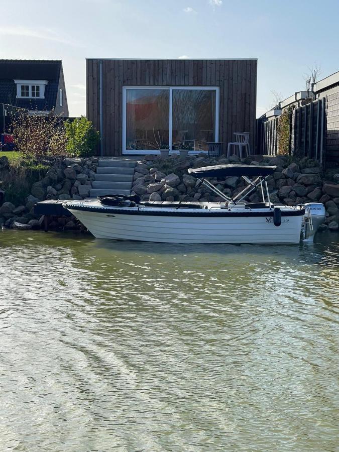 B&B Snurk Stiens, Fijn Verblijf Aan Open Vaarwater Exterior photo
